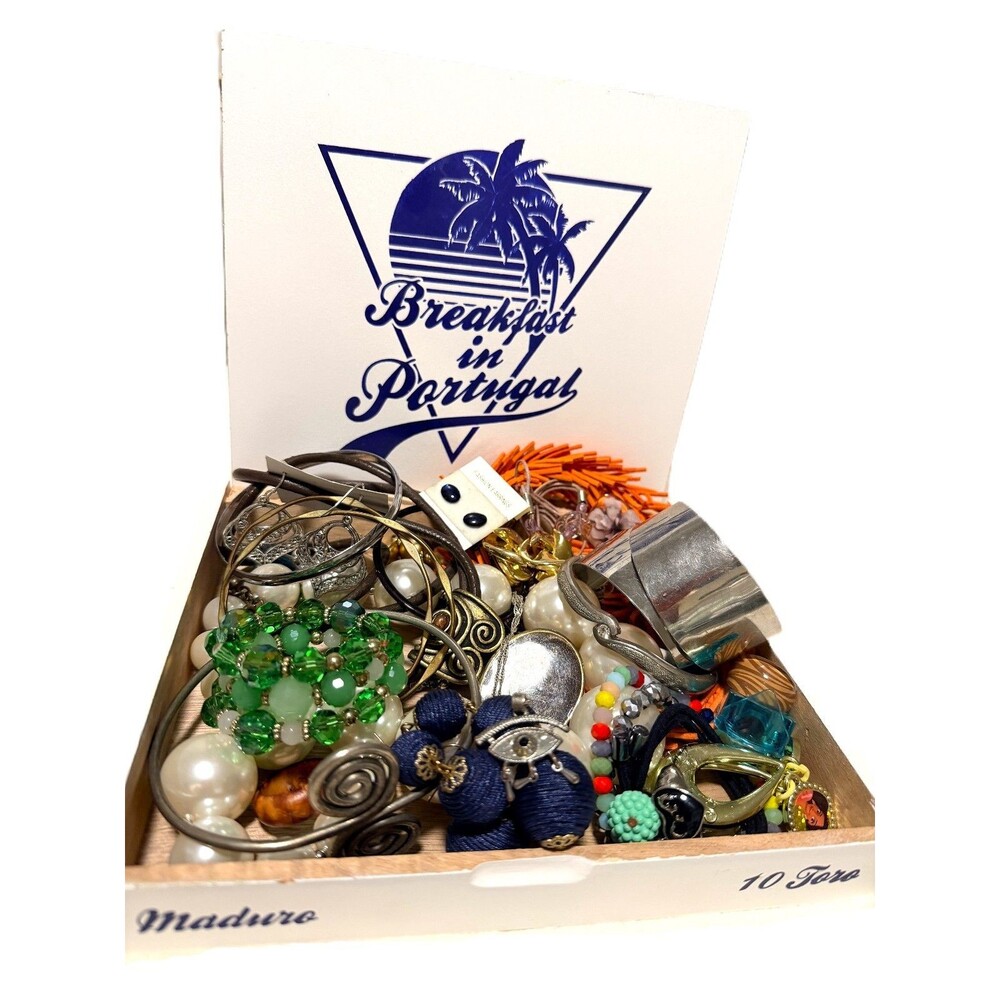 Bulk Costume Jewelry Lot 30+ Pcs Pictured Daily Wear Cheap Mix  Box Included